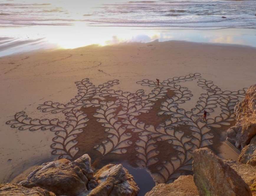 Узоры на песке от Андреса Амадора
