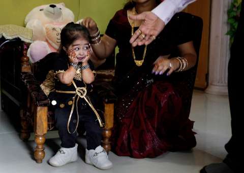 Встреча самой маленькой индианки с гигантом из Марокко