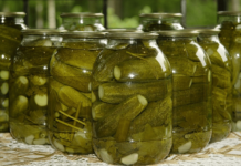 Класичний рецепт малосольних огірків: як приготувати малосольні огірки