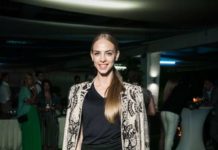 Надія Сисоєва зіпсувала ноги короткими шортиками.