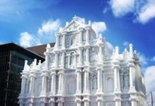 Сніговий фестиваль в Саппоро.