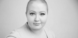 Смілива і відверта фотосесія дівчини після мастектомії.