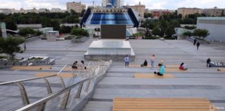 У хмарочосів «Москва-Сіті» безкоштовно покажуть фільми.