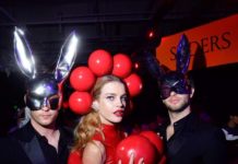 Наталії Водянової довелося пояснювати свій наряд на Хеллоуїн.