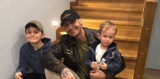 «Конкурент Тарзана!»: Стас Костюшкін продемонстрував накачаний торс.