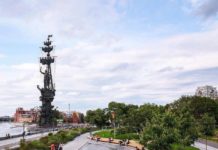 Влітку по Москві буде їздити автобус з музикою і книгами.