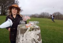 Британський бізнесмен заробляє на продажі повітря.