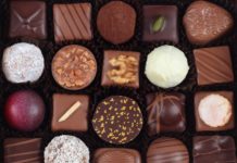 Москвичі виберуть начинку для цукерок Москва.