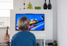 Популярні герої мультфільмів стали друзями з телевізора.