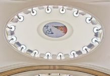 Для закоханих у метро будуть звучати вірші та пісні про кохання.