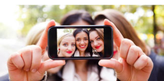 Курський Росспоживнагляд звинуватив селфи у поширенні вошей.