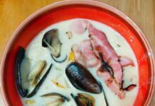 Клем-чаудер з кнелями з кальмара і копченими мідіями