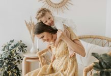 Посібник турботливого батька: від перших днів до перших кроків