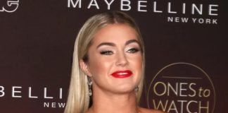 Випускниця DWTS Ліндсі Арнольд пояснює це батьківською причиною, чому вона завжди хвалить себе