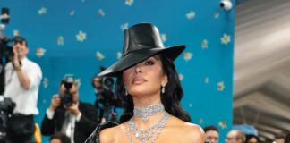 Кім Кардашьян звинувачують в тому, що вона “балотується на пост президента 6-го класу” через свій суперечливий підхід до виховання дітей