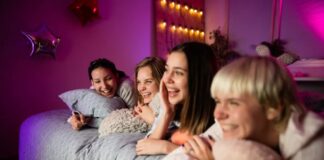 Gen Z Просто романтика в зоні дружби: підлітки люблять серіали про дружбу