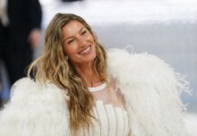 Жизель Бюндхен святкує перший день народження сина сімейними фотографіями