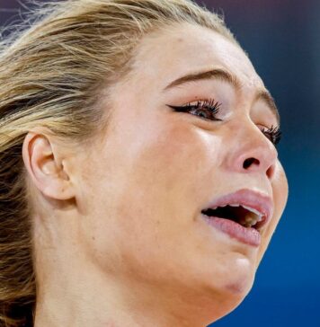 Голландська ковзанярка виграє олімпійське золото, а її наречений Джейк Пол у залі