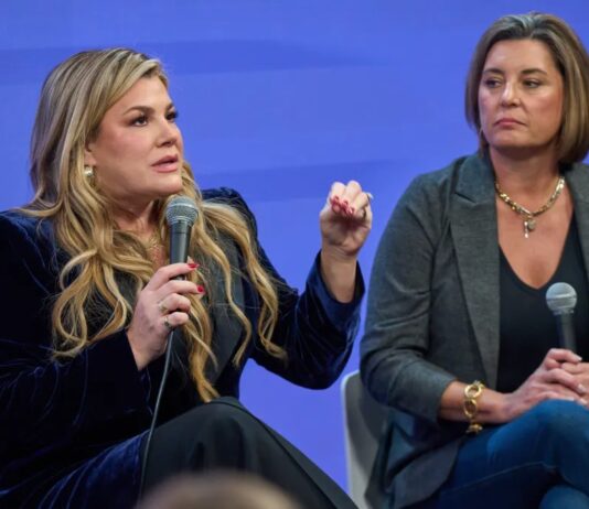 Комік Хізер МакМахан про життя з екземою: загострення, тригери та лікування