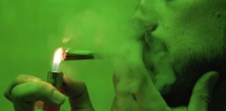 Нове дослідження пов’язує вживання каннабісу підлітками із уповільненням когнітивного розвитку