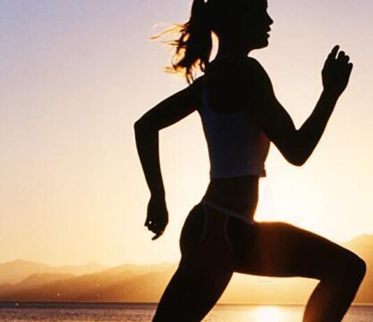 По той бік дзеркала: як переналаштувати мозок для формування здорового сприйняття свого тіла