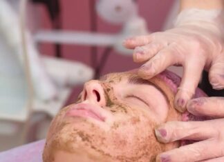 Waarom uw huid chemische exfoliatie nodig heeft (en hoe u dit veilig kunt doen)
